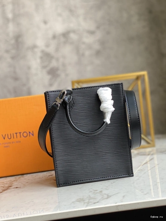 VUITTON LOUIS PLAT PETIT SAC 0722